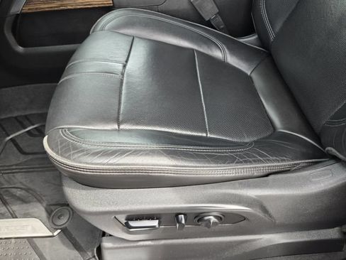 Used 2019 Chevrolet Silverado 1500 High Country AWD/4WD image 22