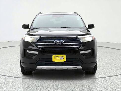 Certified 2022 Ford Explorer XLT w/ Equipment Group 202A RWD image 2