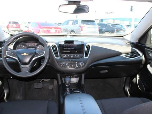 Used 2022 Chevrolet Malibu LT image 24