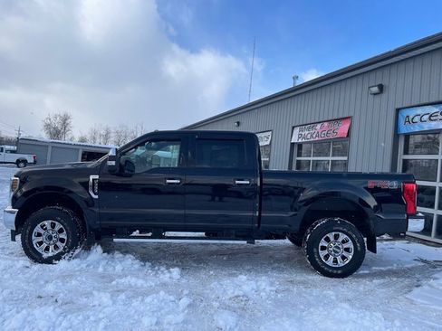 Used 2019 Ford F350 XLT w/ XLT Premium Package image 4