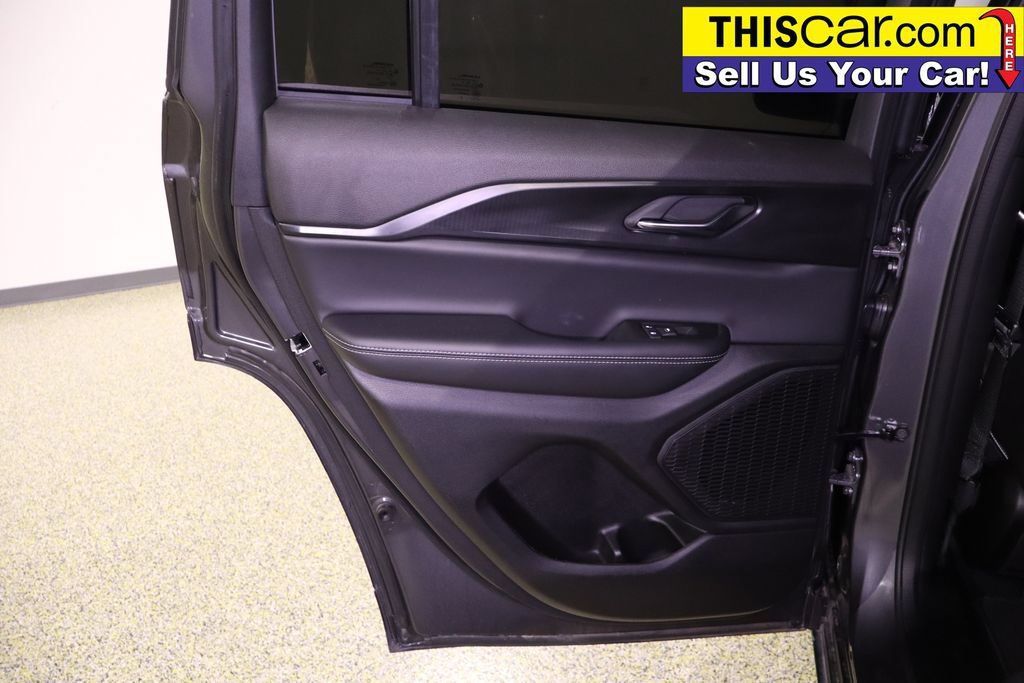 Used 2025 Jeep Grand Cherokee Laredo RWD image 38