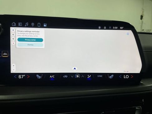 Used 2025 Chevrolet Traverse LT AWD/4WD image 18