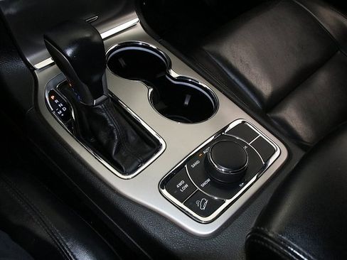 Used 2019 Jeep Grand Cherokee Limited image 21