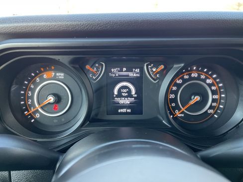 Used 2025 Jeep Wrangler Sport image 8