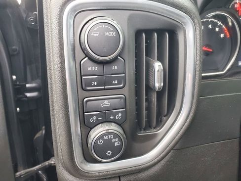 Used 2022 Chevrolet Silverado 1500 LT w/ Z71 Off-Road Package AWD/4WD image 11