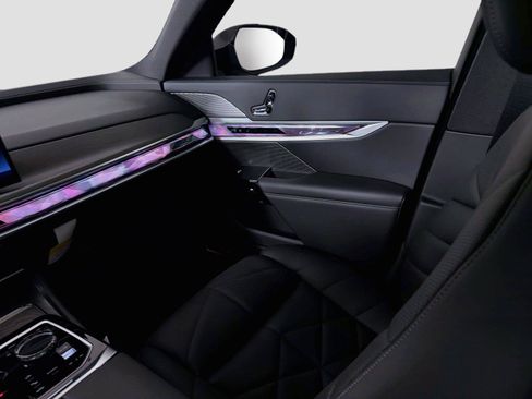 New 2026 BMW 740i xDrive AWD/4WD image 24