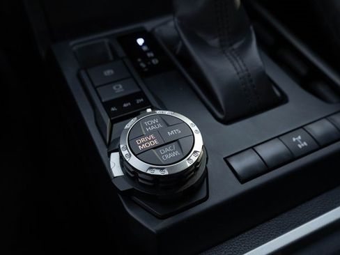 Used 2024 Toyota Tacoma TRD Off-Road image 27