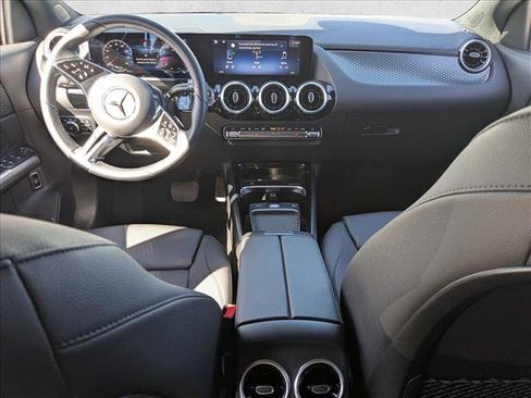 Used 2025 Mercedes-Benz GLA 250 image 18