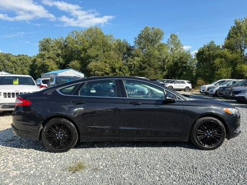 Used 2013 Ford Fusion SE FWD image 6