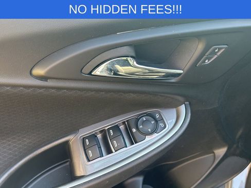Used 2023 Chevrolet Malibu LT image 19