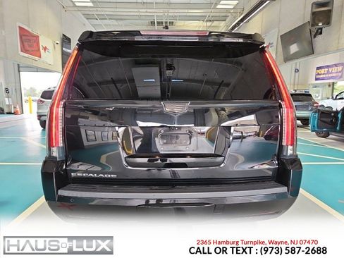 Used 2018 Cadillac Escalade Platinum AWD/4WD image 8