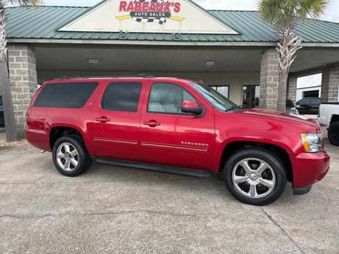Used 2013 Chevrolet Suburban LT w/ Luxury Package image 3
