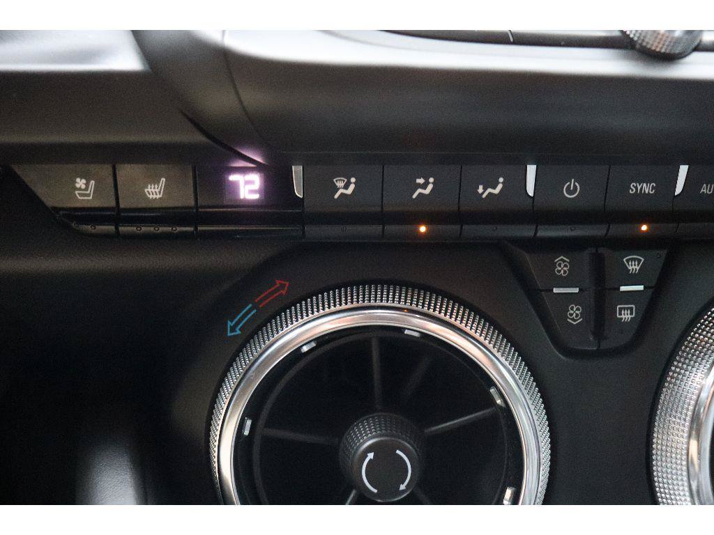 Used 2016 Chevrolet Camaro SS RWD image 18