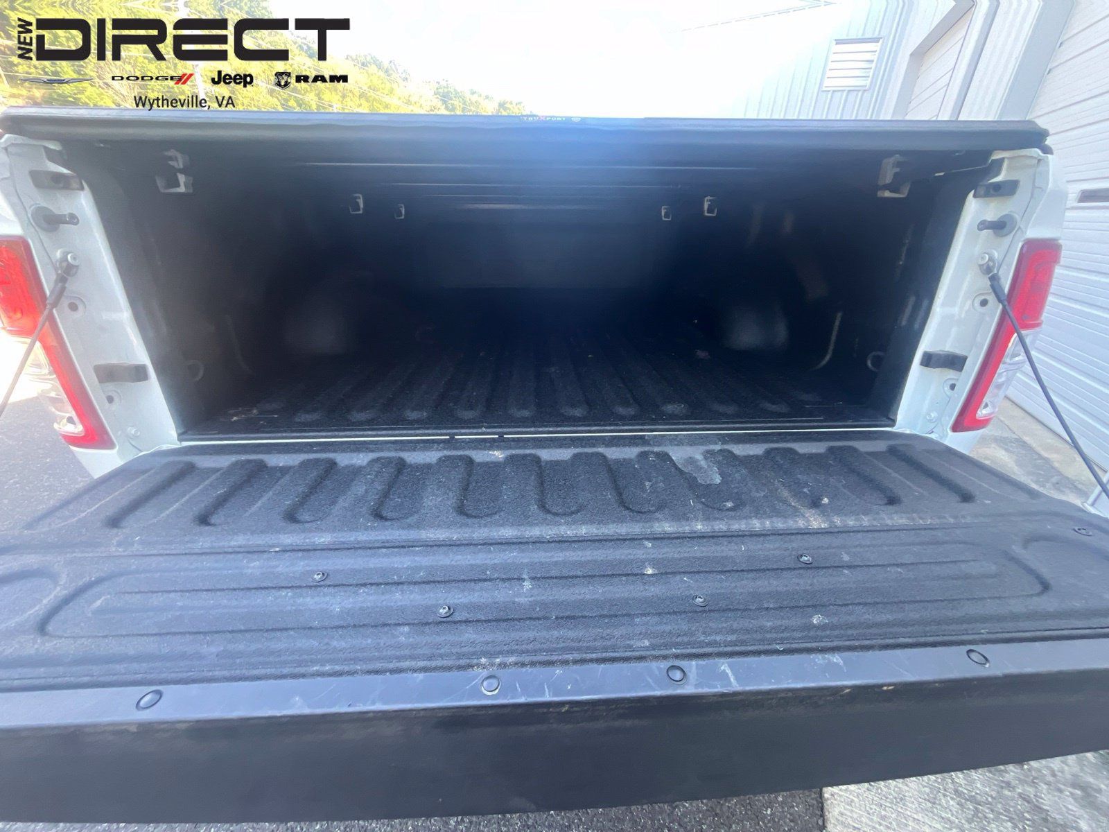 Used 2024 RAM 3500 Tradesman w/ Convenience Group AWD/4WD image 30