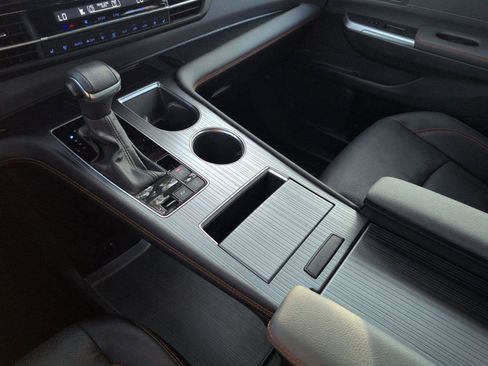 Used 2024 Toyota Sienna AWD image 23