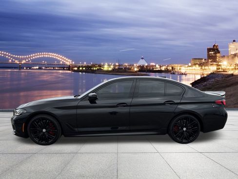 Used 2022 BMW 530i w/ M Sport Package image 2