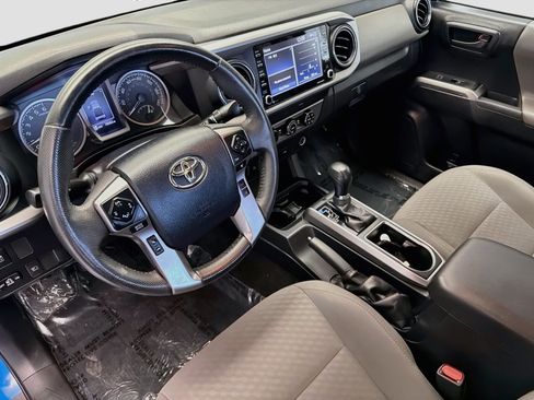 Used 2020 Toyota Tacoma SR5 RWD image 7