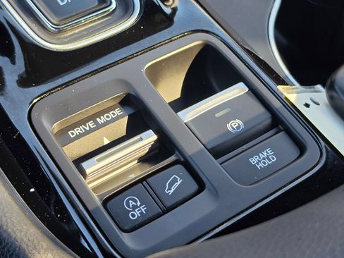 Used 2025 Honda Pilot Black Edition image 35