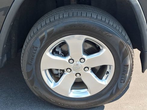 Used 2011 Jeep Grand Cherokee Overland AWD/4WD image 8