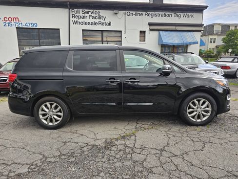 Used 2019 Kia Sedona EX FWD image 4