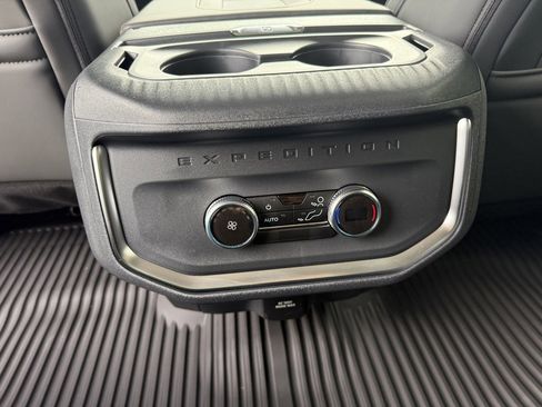 New 2025 Ford Expedition Max Active image 16