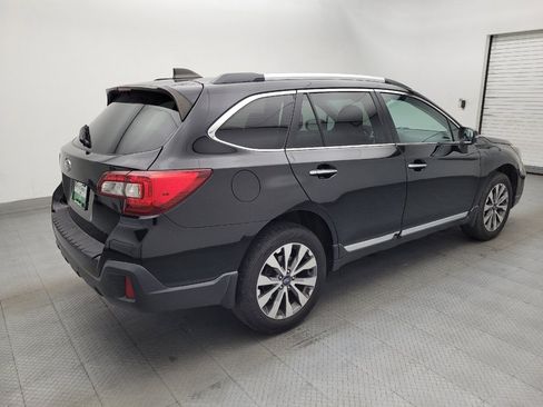 Used 2018 Subaru Outback 3.6R Touring AWD/4WD image 9