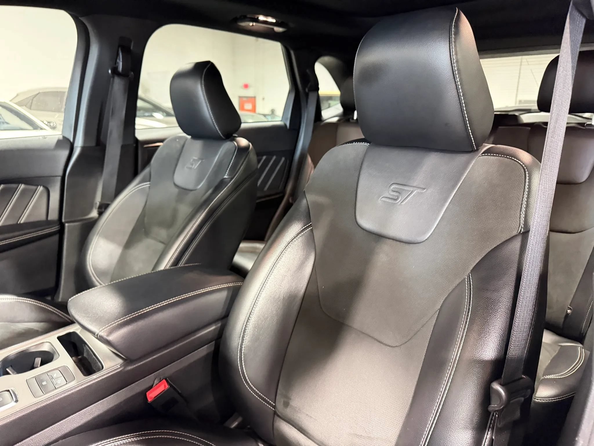 Used 2022 Ford Edge ST w/ Equipment Group 401A AWD/4WD image 3