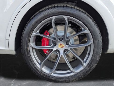Used 2024 Porsche Cayenne S image 35
