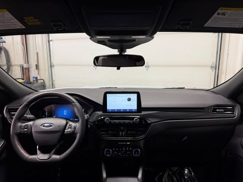 Certified 2025 Ford Escape ST-Line Select AWD/4WD image 4