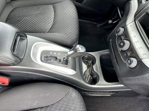 Used 2017 Dodge Journey SE w/ Flexible Seating Group image 5