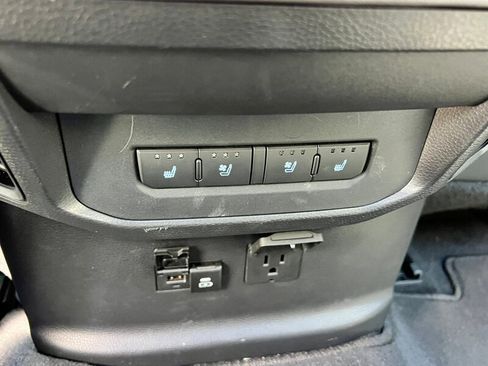 Used 2024 Toyota Tundra Platinum image 28