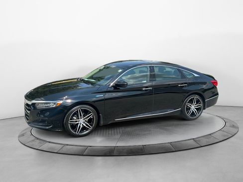 Used 2022 Honda Accord Touring image 3
