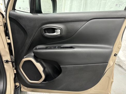 Used 2017 Jeep Renegade Trailhawk AWD/4WD image 51
