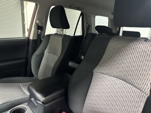 Used 2021 Toyota 4Runner SR5 AWD/4WD image 28