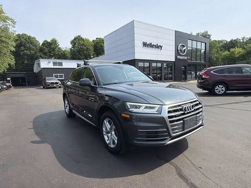 Used 2018 Audi Q5 2.0T Premium Plus w/ Premium Plus Package AWD/4WD image 2