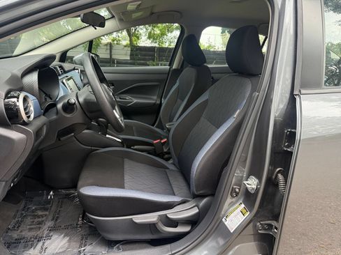 Used 2025 Nissan Versa SV FWD image 33