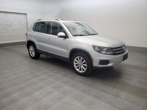 Used 2017 Volkswagen Tiguan Wolfsburg Edition FWD image 11
