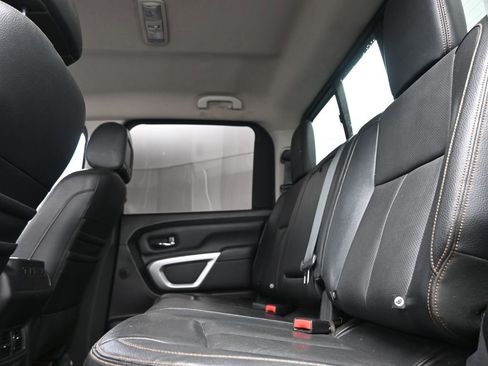 Used 2017 Nissan Titan SL image 14