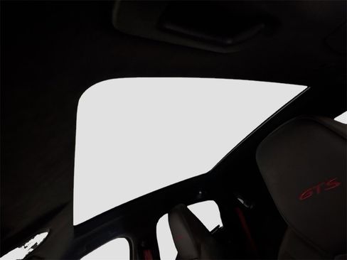 Used 2025 Porsche Cayenne GTS image 23