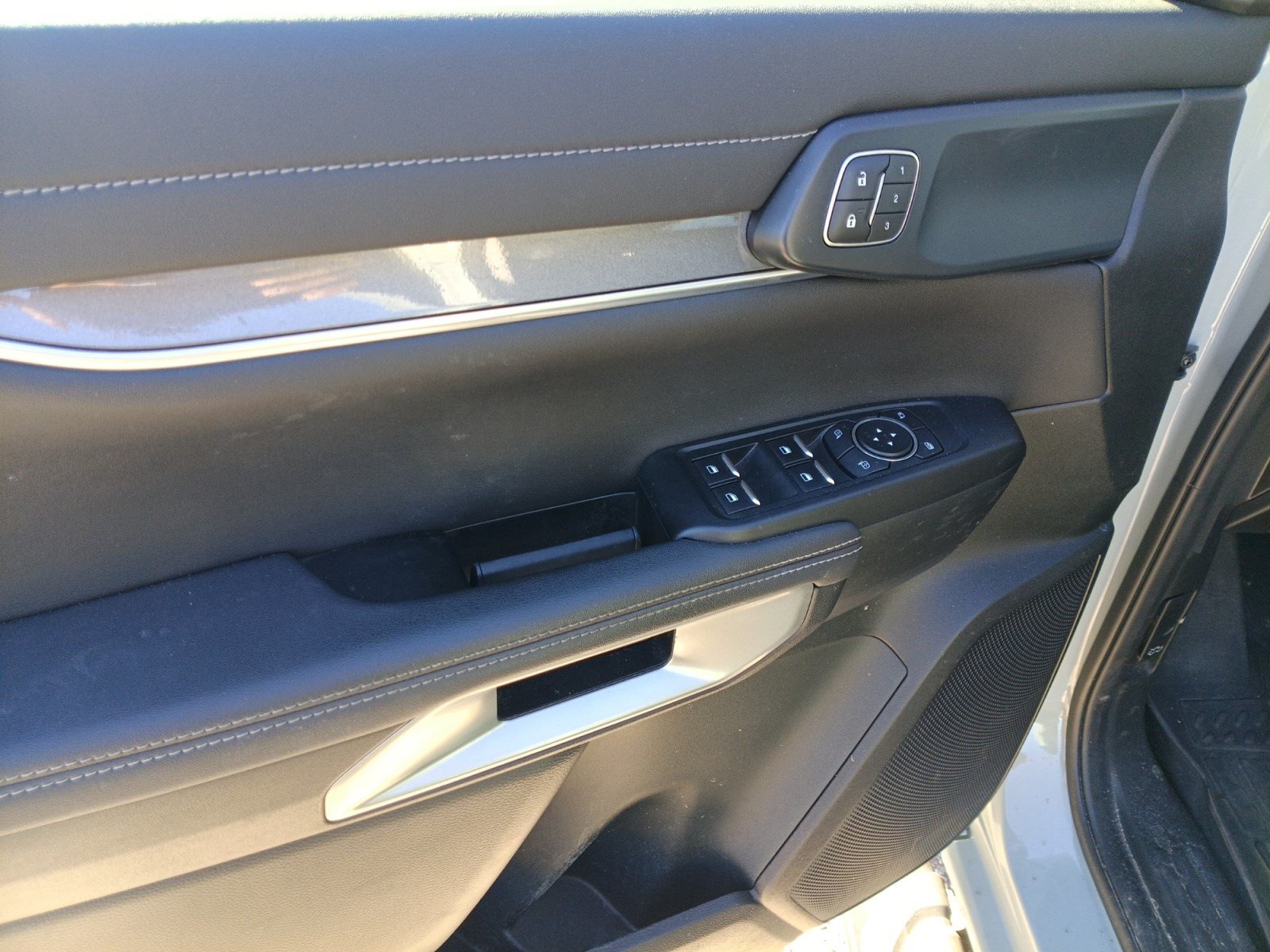 Used 2024 Ford Ranger Lariat w/ FX4 Off-Road Package AWD/4WD image 10
