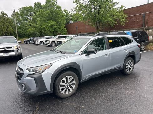 Used 2024 Subaru Outback Premium AWD/4WD image 8