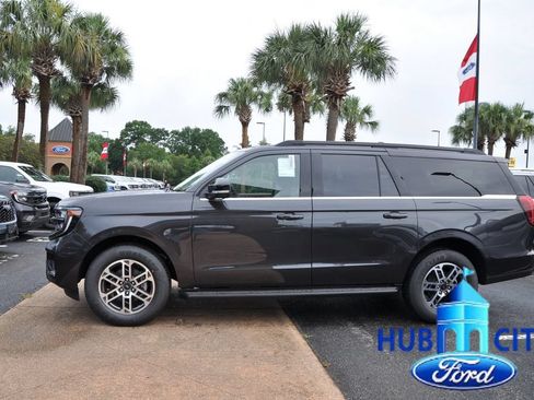 New 2026 Ford Expedition Max Active RWD image 2