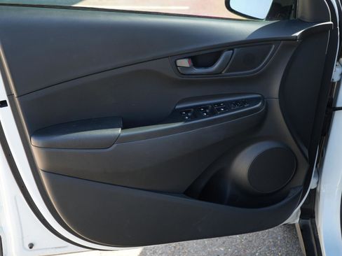 Used 2023 Hyundai Kona SEL image 12