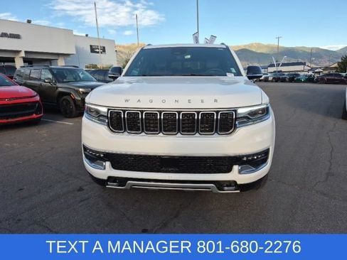 Used 2023 Jeep Wagoneer Series II w/ Premium Group I AWD/4WD image 2