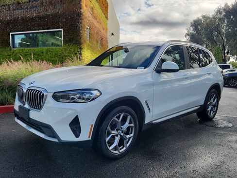 Used 2024 BMW X3 xDrive30i w/ Premium Package image 3