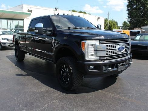 Used 2019 Ford F250 Platinum w/ Platinum Ultimate Package AWD/4WD image 3