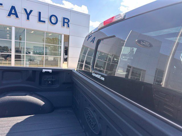 Used 2016 Ford F150 XLT w/ Equipment Group 302A Luxury AWD/4WD image 12