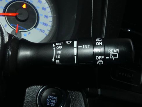 Used 2017 Toyota Sienna SE Premium image 34