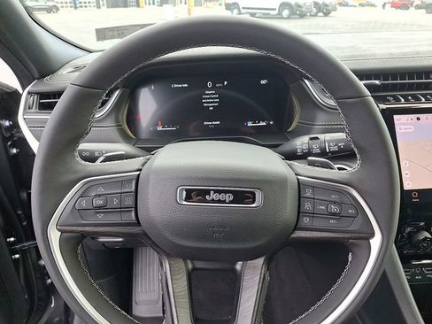New 2025 Jeep Grand Cherokee L Limited w/ Black Appearance Package image 18