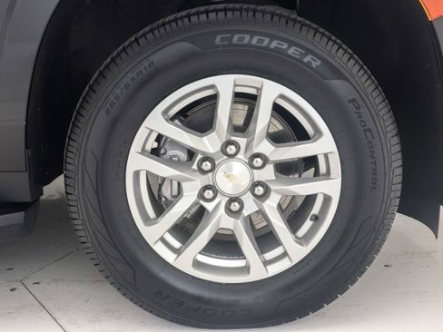 Used 2021 Chevrolet Suburban LT image 36